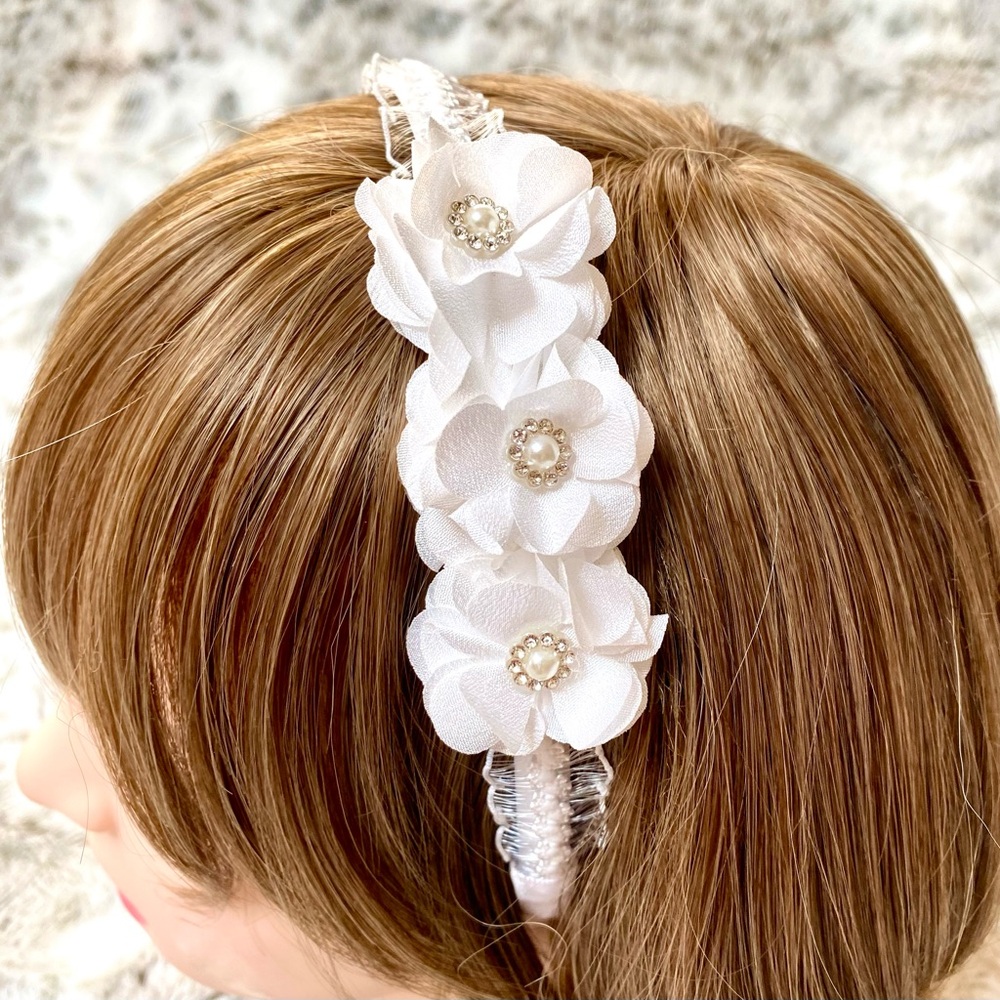 Elegant White Floral Girl Headband , Handmade and NWOT